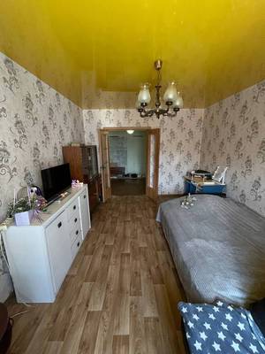 3-комнатная квартира по ул. Сикорского, 26.  3/9 эт. дома.  36000 у.е.
